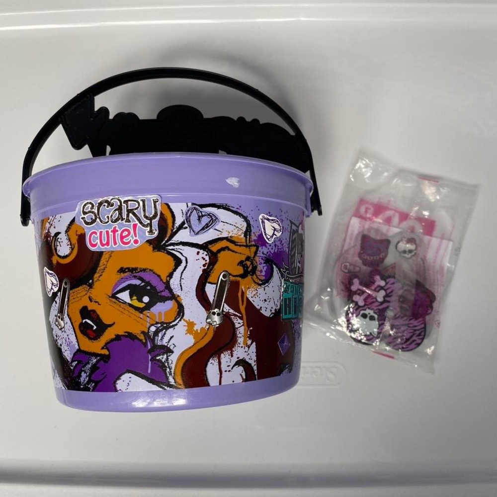 Monster High Clawdeen Lavender McDonald’s Bucket and Toy